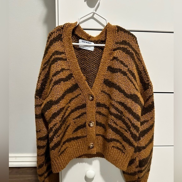 Old Navy Other - Girl’s Old Navy Leopard Print Cardigan‎ Size 10/12